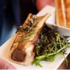 Os à moelle & tartines de campagne grillées, fleur de sel au piment d'Espelette